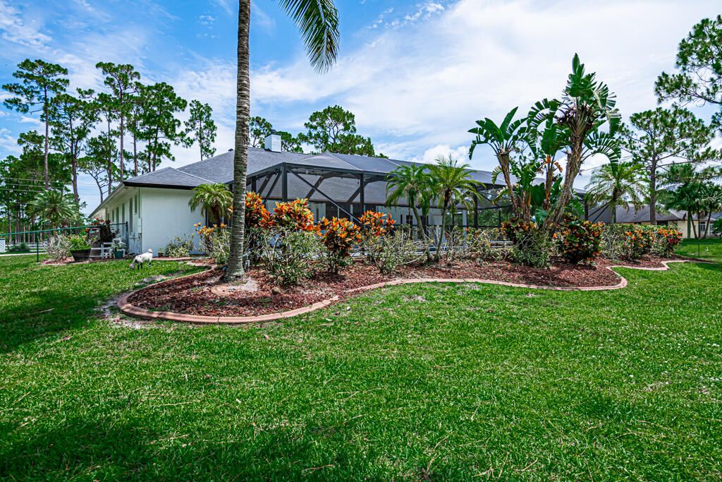 For Sale: $959,000 (4 beds, 2 baths, 2597 Square Feet)