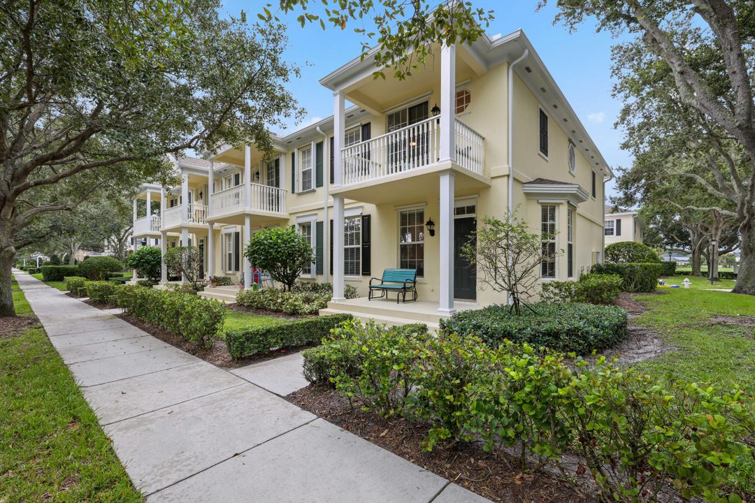 For Sale: $595,000 (3 beds, 2 baths, 1611 Square Feet)