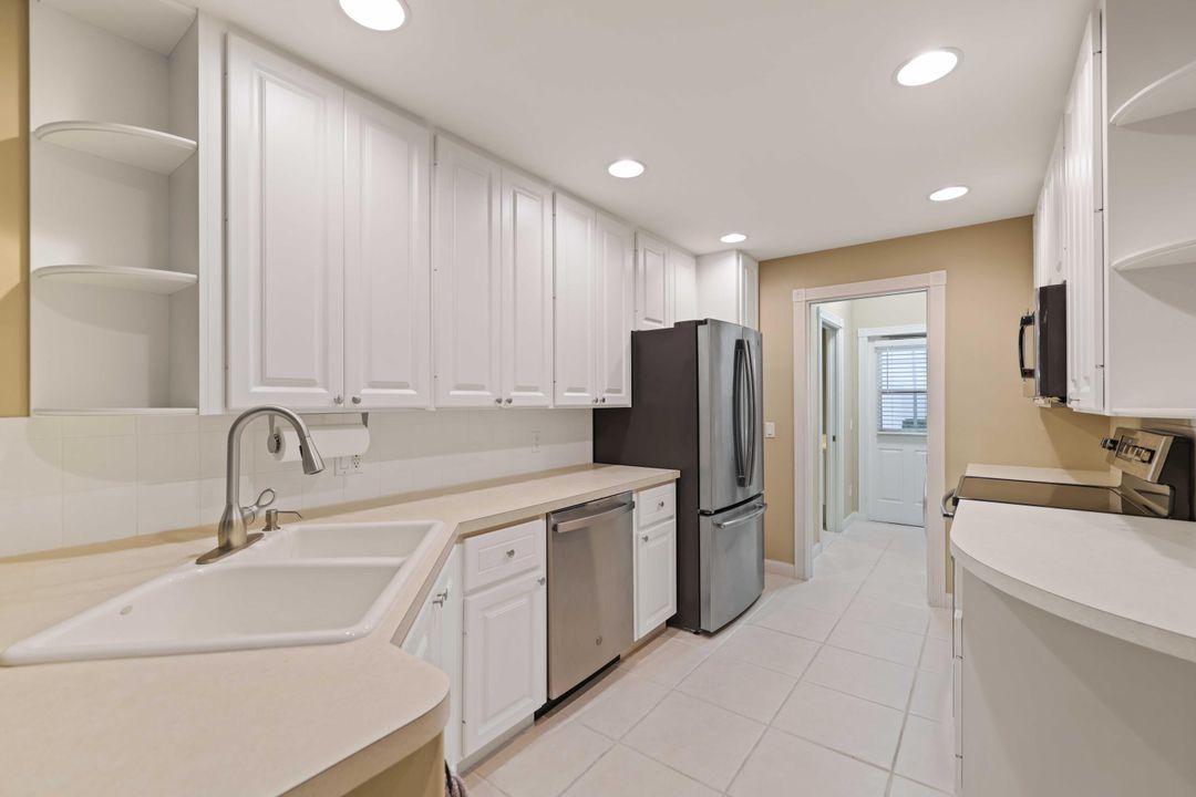 For Sale: $595,000 (3 beds, 2 baths, 1611 Square Feet)