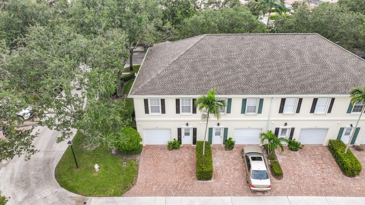 For Sale: $595,000 (3 beds, 2 baths, 1611 Square Feet)