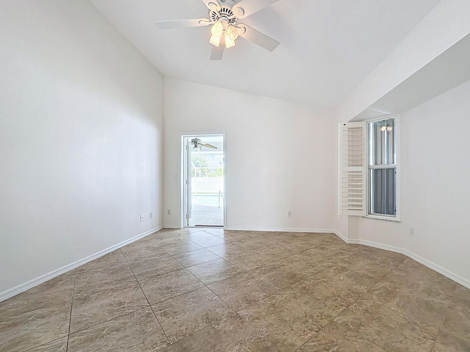 For Sale: $529,900 (4 beds, 2 baths, 2253 Square Feet)