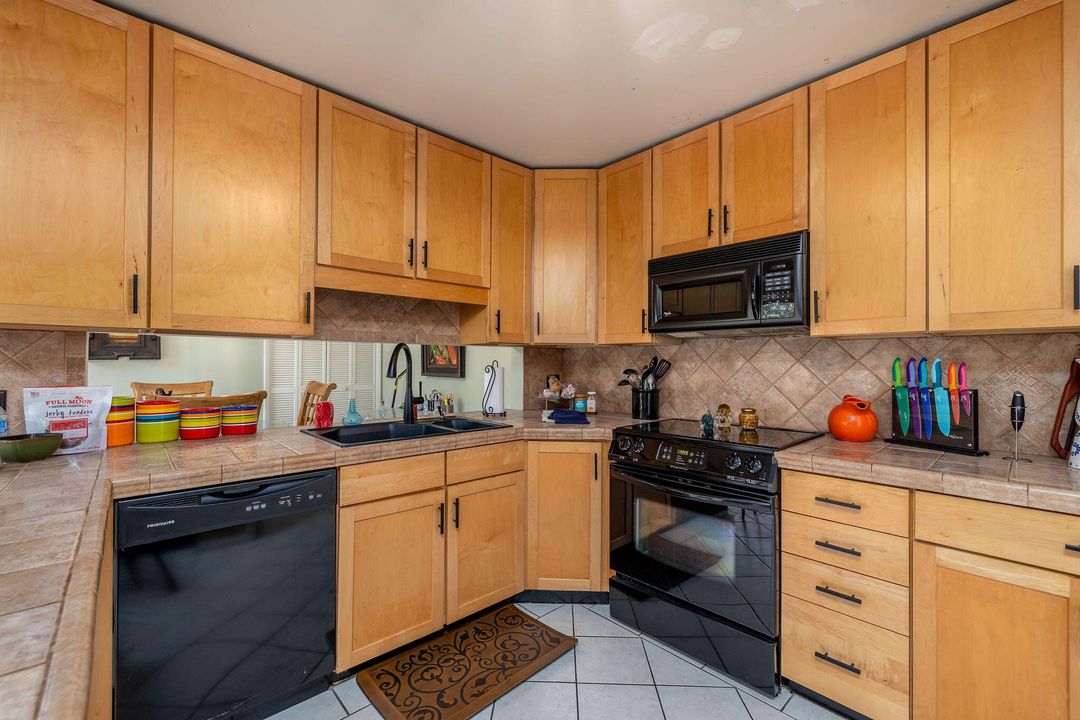 For Sale: $360,000 (3 beds, 2 baths, 1769 Square Feet)