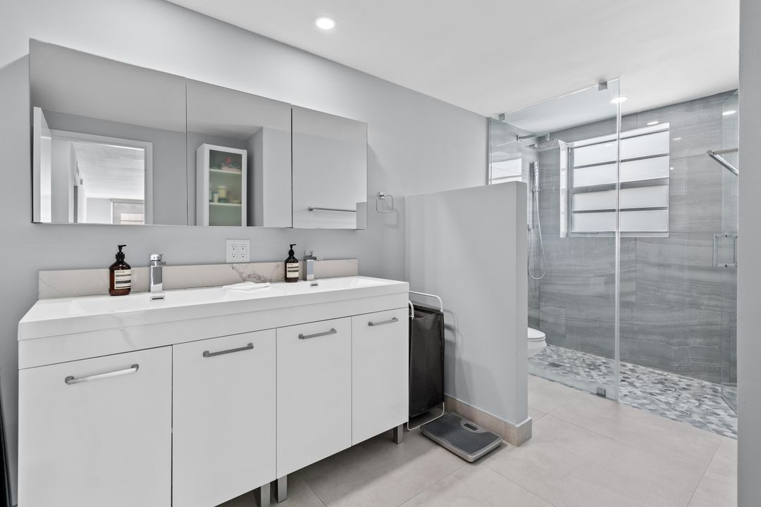 For Sale: $1,200,000 (2 beds, 2 baths, 2045 Square Feet)