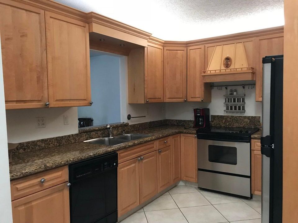 For Rent: $3,000 (3 beds, 2 baths, 1416 Square Feet)