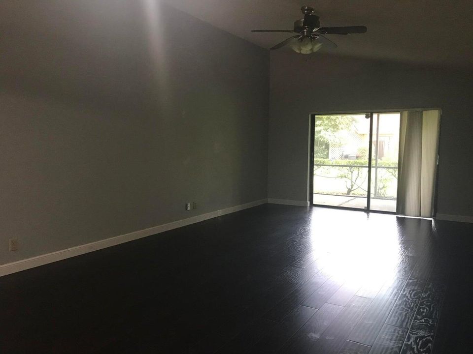 For Rent: $3,000 (3 beds, 2 baths, 1416 Square Feet)