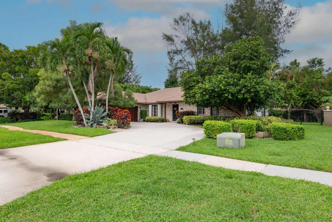 For Sale: $949,000 (4 beds, 2 baths, 2288 Square Feet)