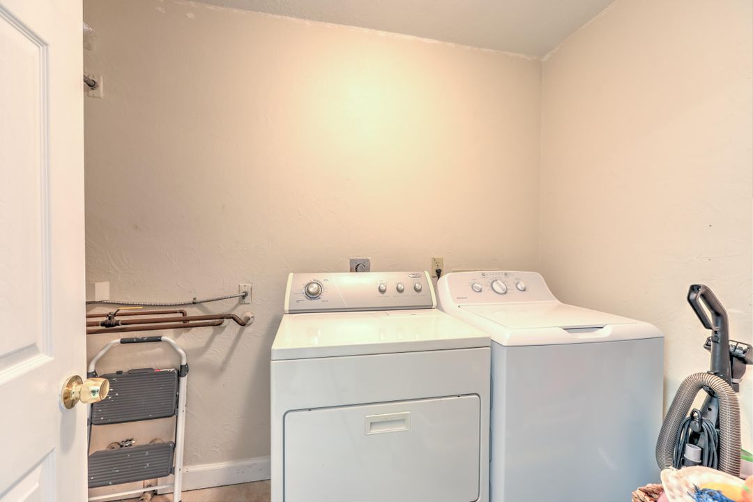 For Sale: $134,000 (1 beds, 1 baths, 840 Square Feet)