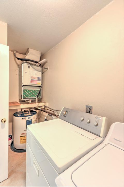 For Sale: $134,000 (1 beds, 1 baths, 840 Square Feet)