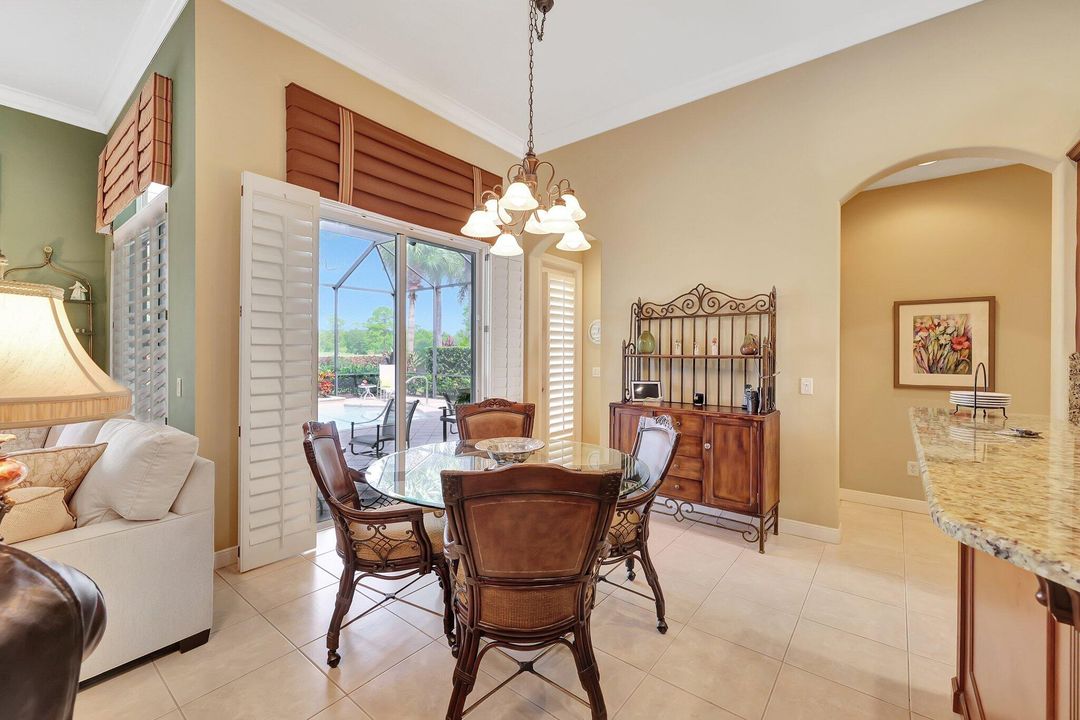 For Sale: $670,000 (3 beds, 3 baths, 2560 Square Feet)