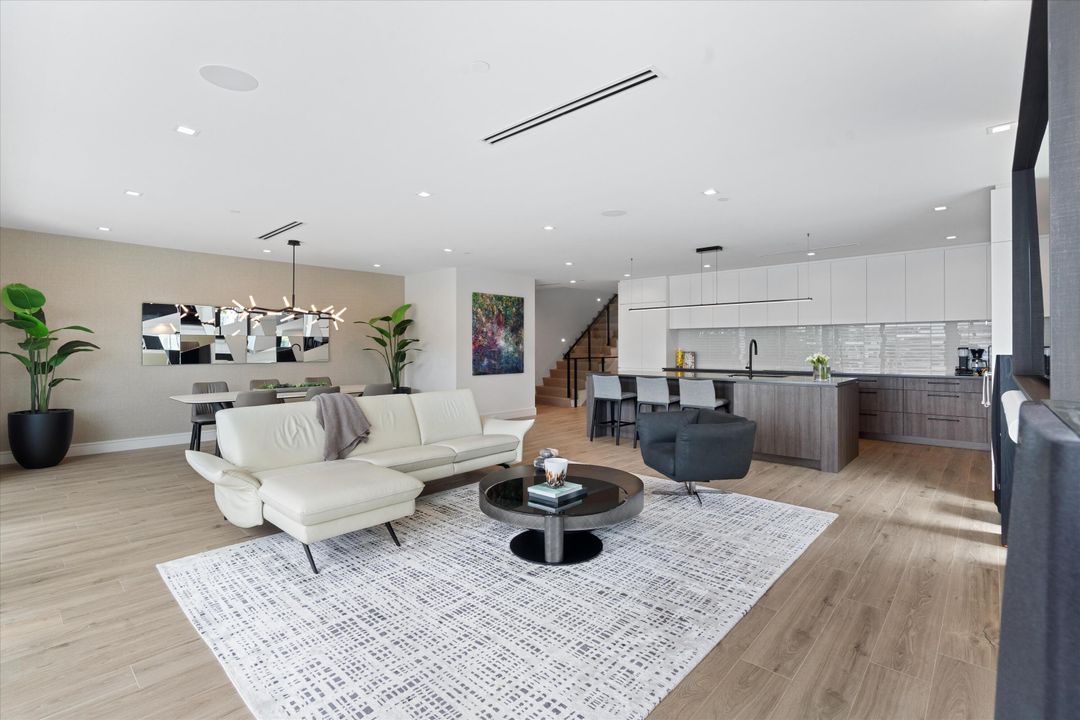 Active With Contract: $6,295,000 (4 beds, 4 baths, 3845 Square Feet)