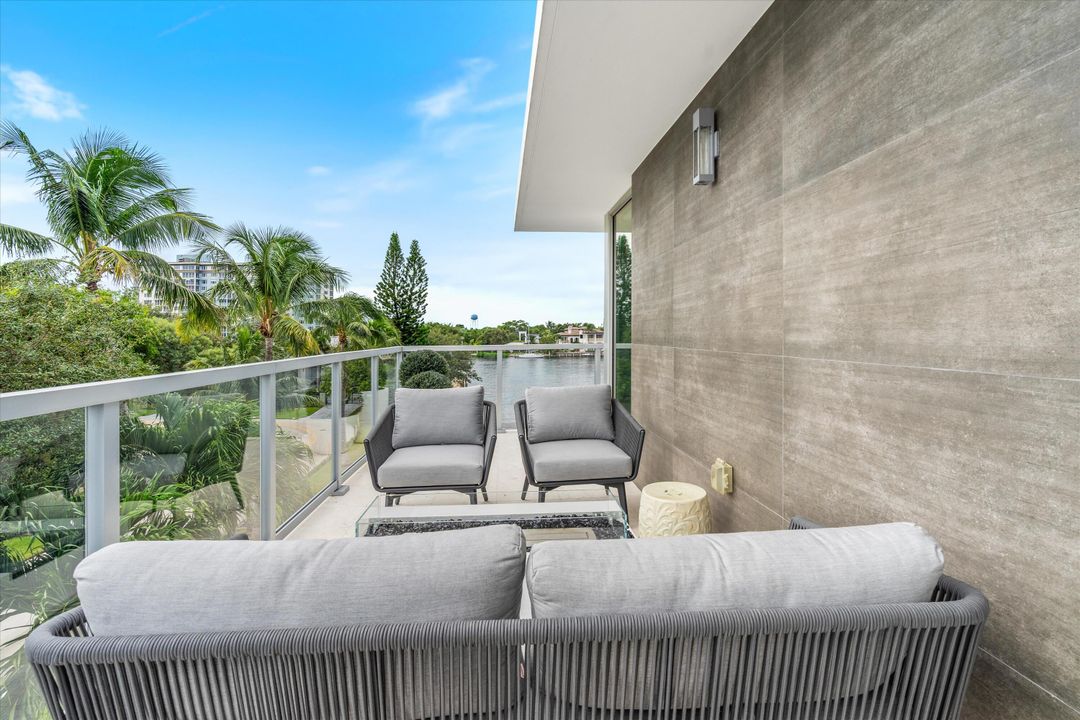 Active With Contract: $6,295,000 (4 beds, 4 baths, 3845 Square Feet)