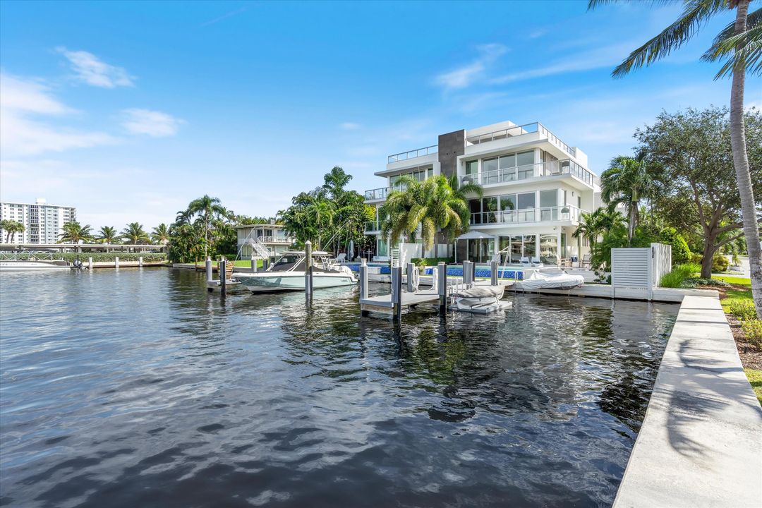 Active With Contract: $6,295,000 (4 beds, 4 baths, 3845 Square Feet)