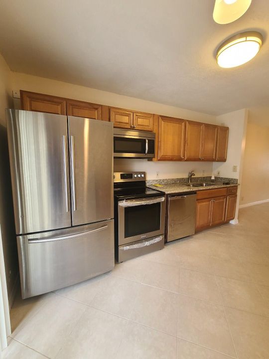 Active With Contract: $2,285 (3 beds, 2 baths, 1312 Square Feet)