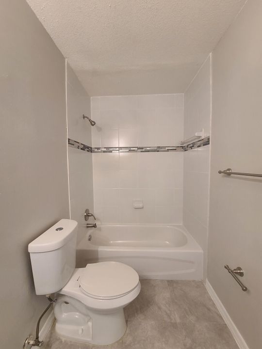 Active With Contract: $2,285 (3 beds, 2 baths, 1312 Square Feet)