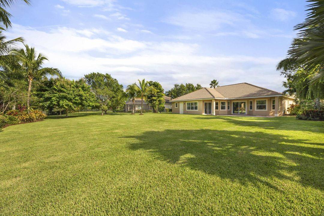 For Sale: $998,000 (4 beds, 3 baths, 2556 Square Feet)