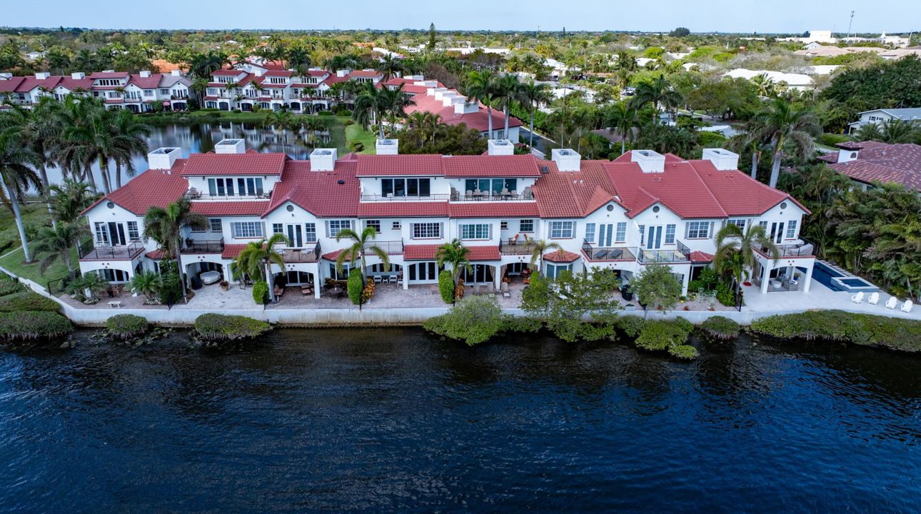 For Sale: $3,395,000 (3 beds, 2 baths, 3317 Square Feet)