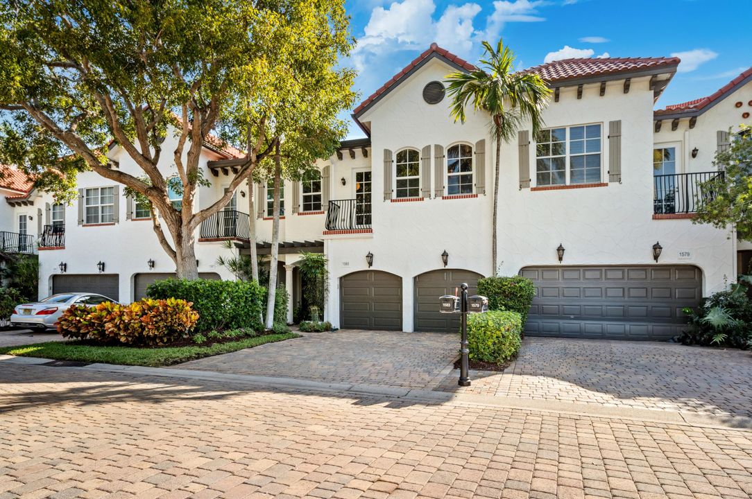 For Sale: $3,395,000 (3 beds, 2 baths, 3317 Square Feet)