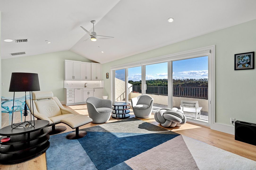 For Sale: $3,395,000 (3 beds, 2 baths, 3317 Square Feet)