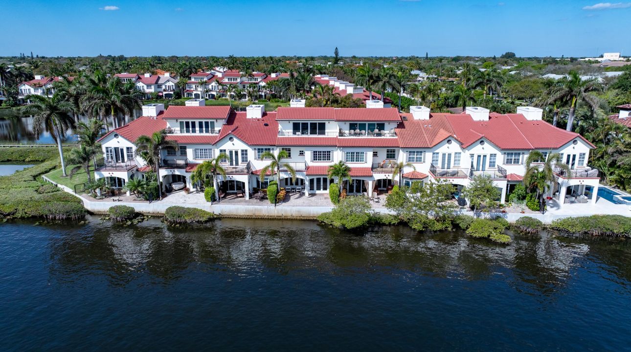 For Sale: $3,395,000 (3 beds, 2 baths, 3317 Square Feet)