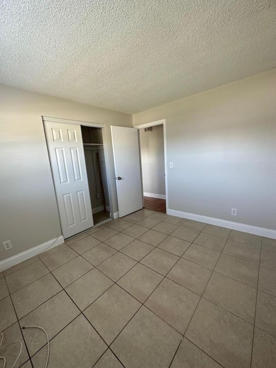 Active With Contract: $2,600 (4 beds, 2 baths, 1652 Square Feet)