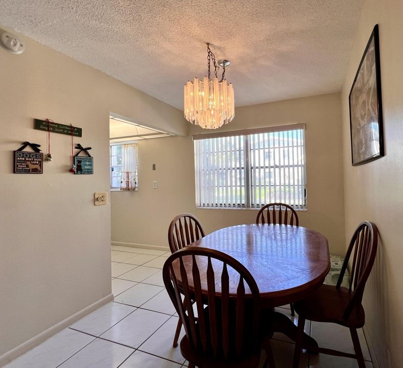 Active With Contract: $169,900 (2 beds, 1 baths, 798 Square Feet)