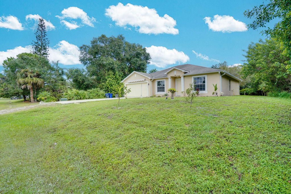 For Sale: $325,000 (3 beds, 2 baths, 1659 Square Feet)