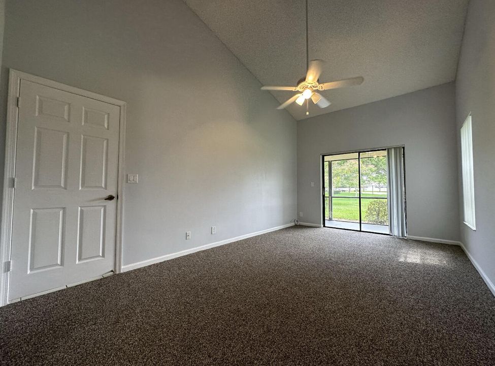 For Rent: $3,200 (3 beds, 2 baths, 1571 Square Feet)