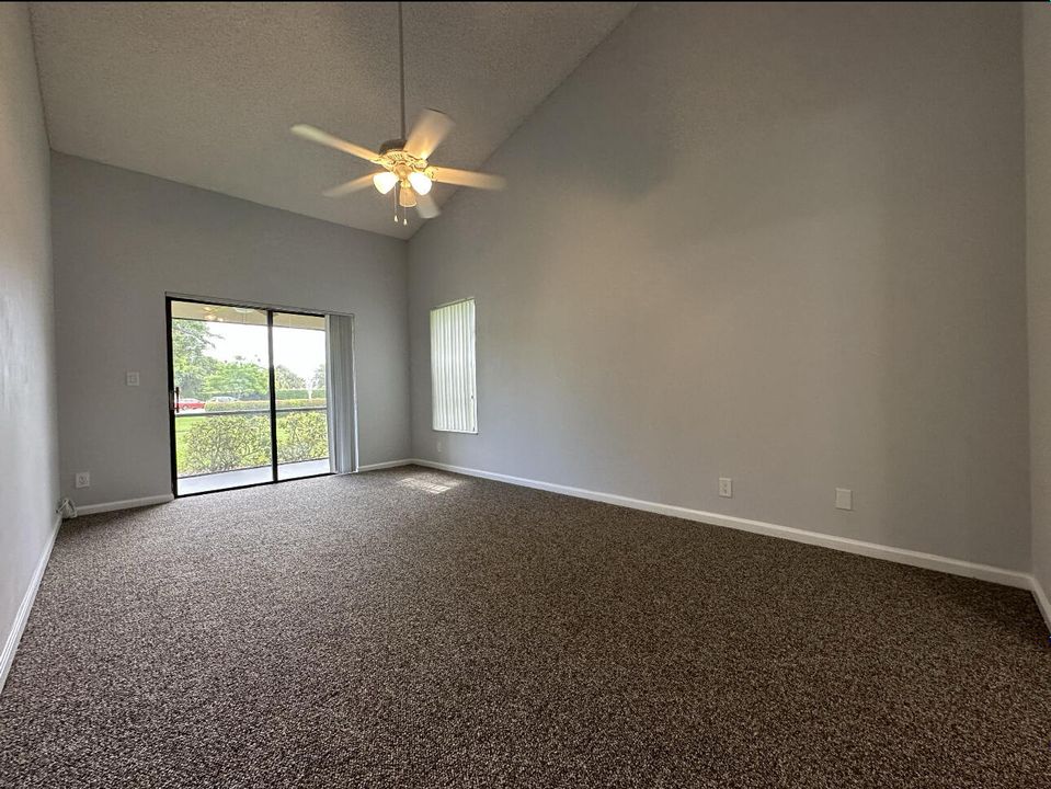 For Rent: $3,200 (3 beds, 2 baths, 1571 Square Feet)