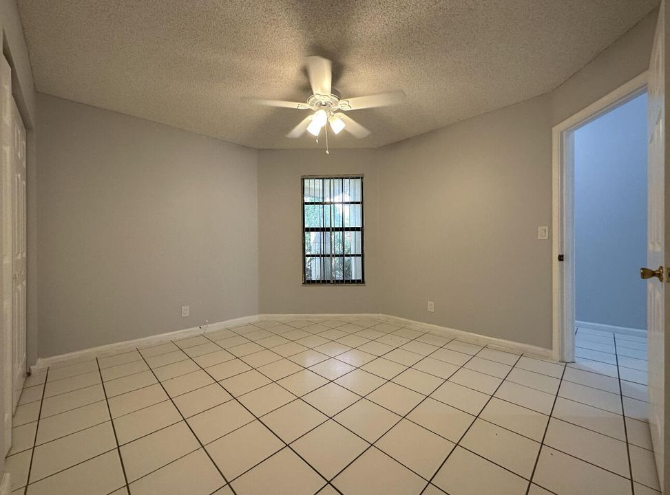 For Rent: $3,200 (3 beds, 2 baths, 1571 Square Feet)