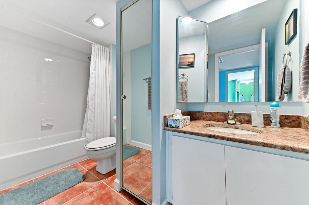 For Sale: $299,900 (2 beds, 2 baths, 1288 Square Feet)