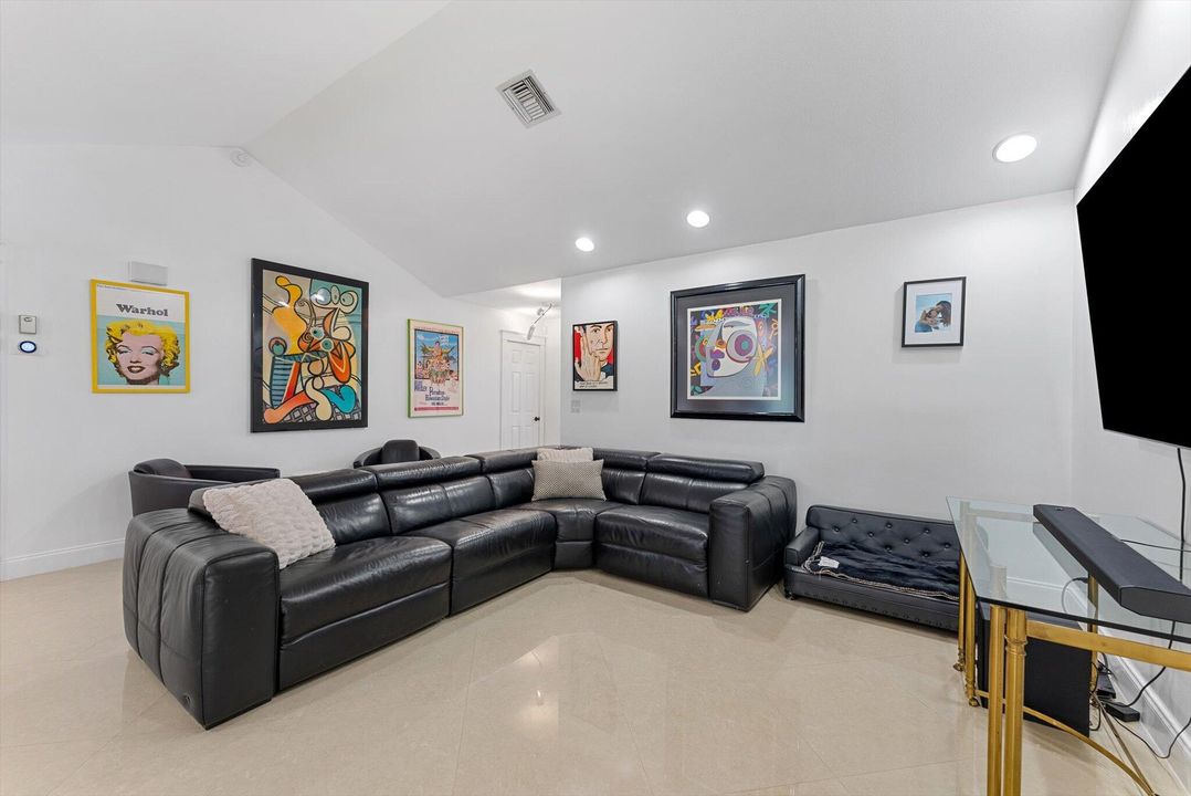 待售: $699,000 (3 贝兹, 2 浴室, 1724 平方英尺)