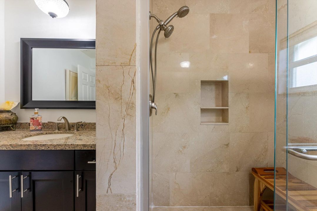 待售: $699,000 (3 贝兹, 2 浴室, 1724 平方英尺)