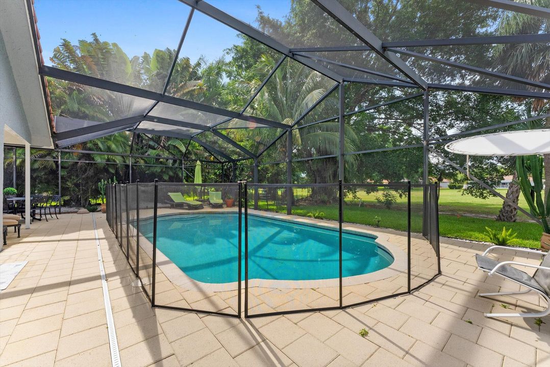 待售: $699,000 (3 贝兹, 2 浴室, 1724 平方英尺)