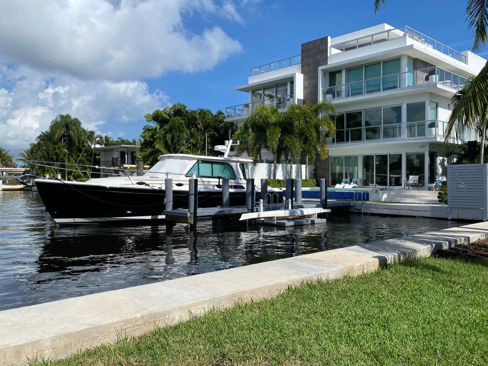 Active With Contract: $6,295,000 (4 beds, 4 baths, 3845 Square Feet)