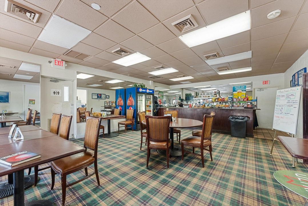 待售: $699,000 (3 贝兹, 2 浴室, 1724 平方英尺)