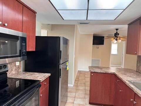 For Rent: $3,800 (3 beds, 2 baths, 1474 Square Feet)