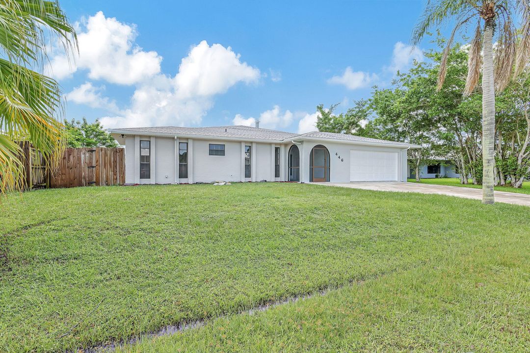 For Sale: $499,900 (3 beds, 2 baths, 2262 Square Feet)