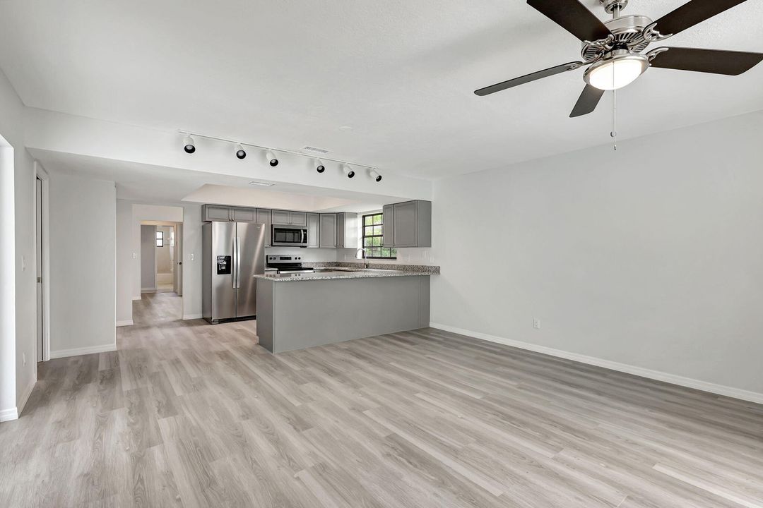 For Sale: $499,900 (3 beds, 2 baths, 2262 Square Feet)