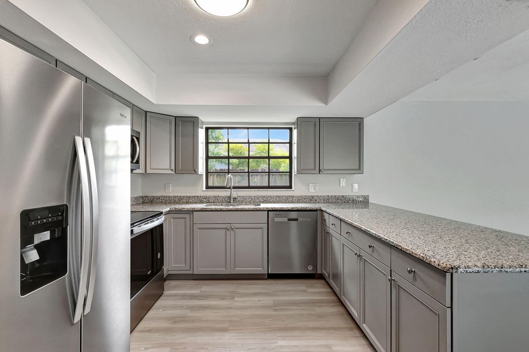 For Sale: $499,900 (3 beds, 2 baths, 2262 Square Feet)