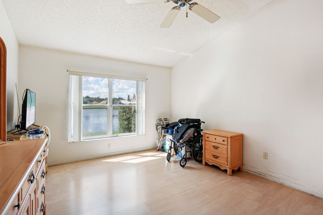 For Sale: $499,000 (3 beds, 2 baths, 1984 Square Feet)