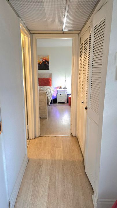 For Sale: $90,000 (1 beds, 1 baths, 720 Square Feet)