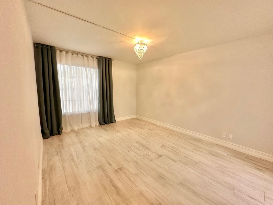 В аренду: $2,400 (2 спален, 2 ванн, 936 Квадратных фут)