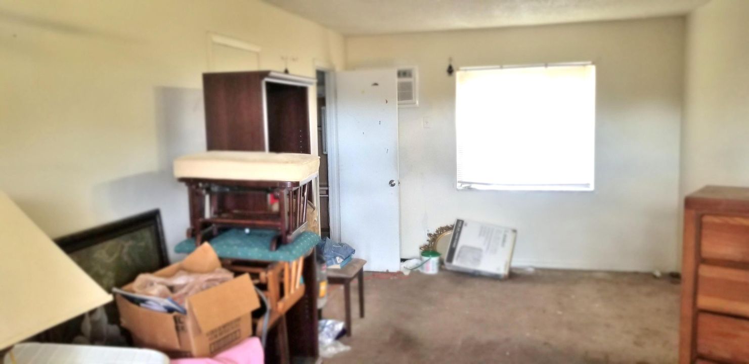 For Sale: $84,900 (1 beds, 1 baths, 424 Square Feet)