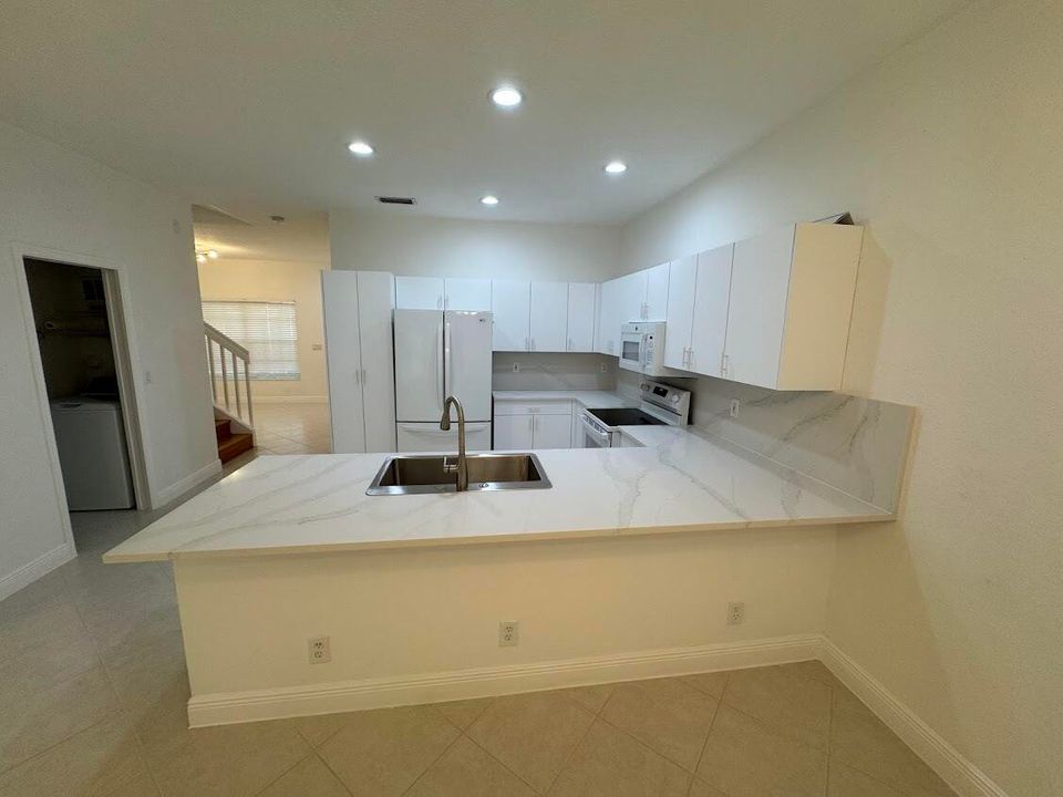 For Rent: $3,500 (3 beds, 2 baths, 1653 Square Feet)