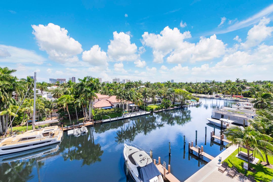 For Sale: $3,150,000 (3 beds, 2 baths, 2590 Square Feet)