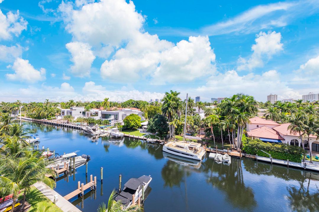 For Sale: $3,150,000 (3 beds, 2 baths, 2590 Square Feet)