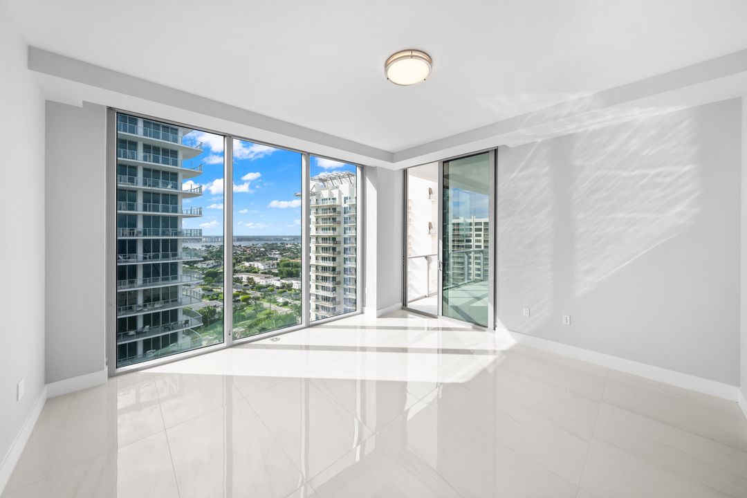 For Sale: $2,475,000 (2 beds, 2 baths, 1755 Square Feet)