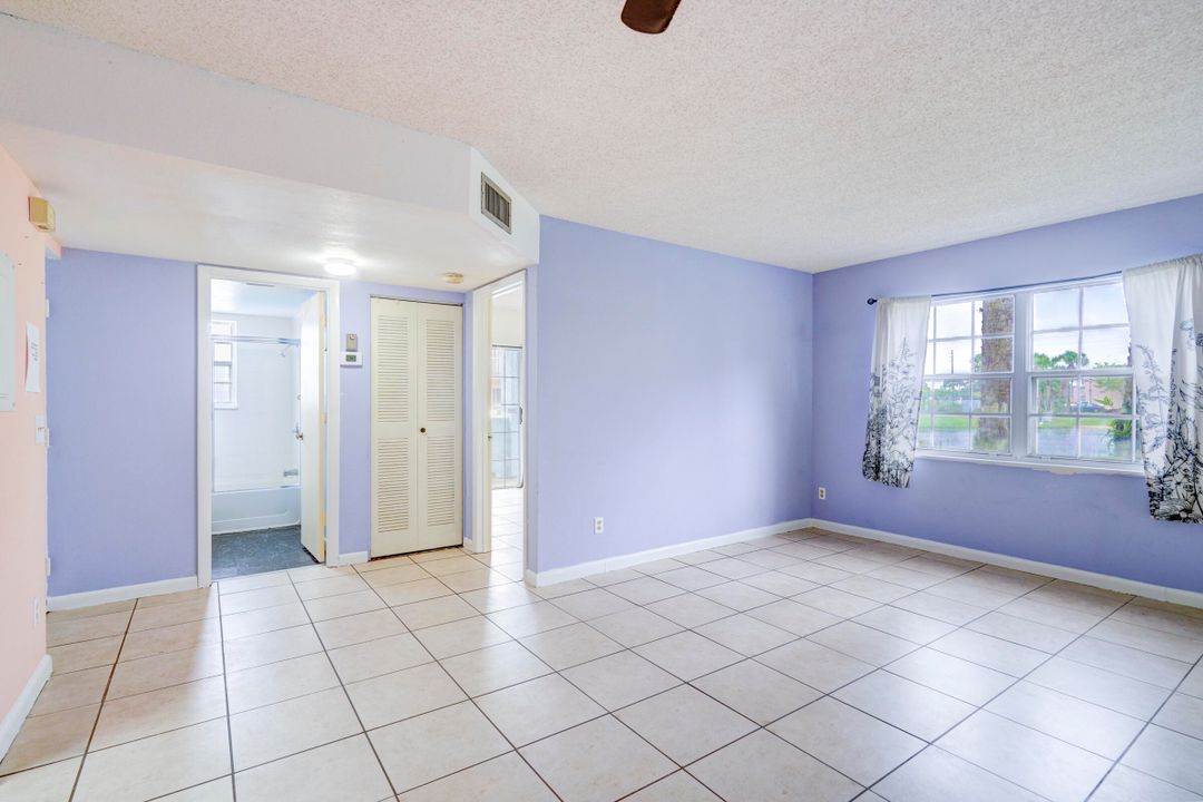 For Sale: $165,000 (2 beds, 2 baths, 874 Square Feet)