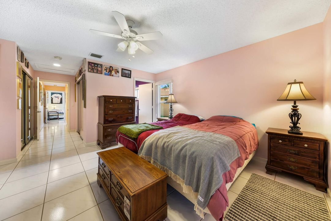 For Sale: $315,000 (2 beds, 2 baths, 1374 Square Feet)