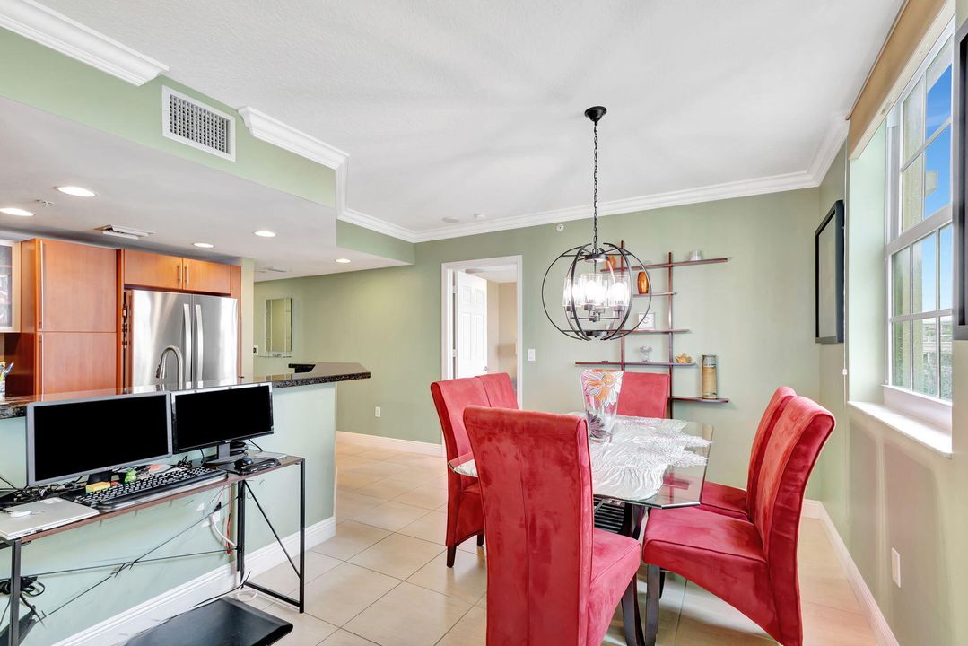 For Sale: $579,000 (2 beds, 2 baths, 1360 Square Feet)